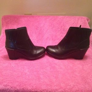 Dansko faith ankle boot sz 10 black